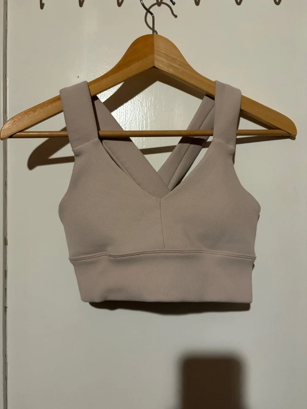 ALO Yoga Blush Pink Crisscross Sports Bra - Picture 1 of 4